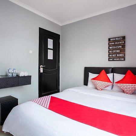 Oyo 105 La Maison D Ilona Jakarta Kültér fotó