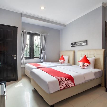 Oyo 105 La Maison D Ilona Jakarta Kültér fotó