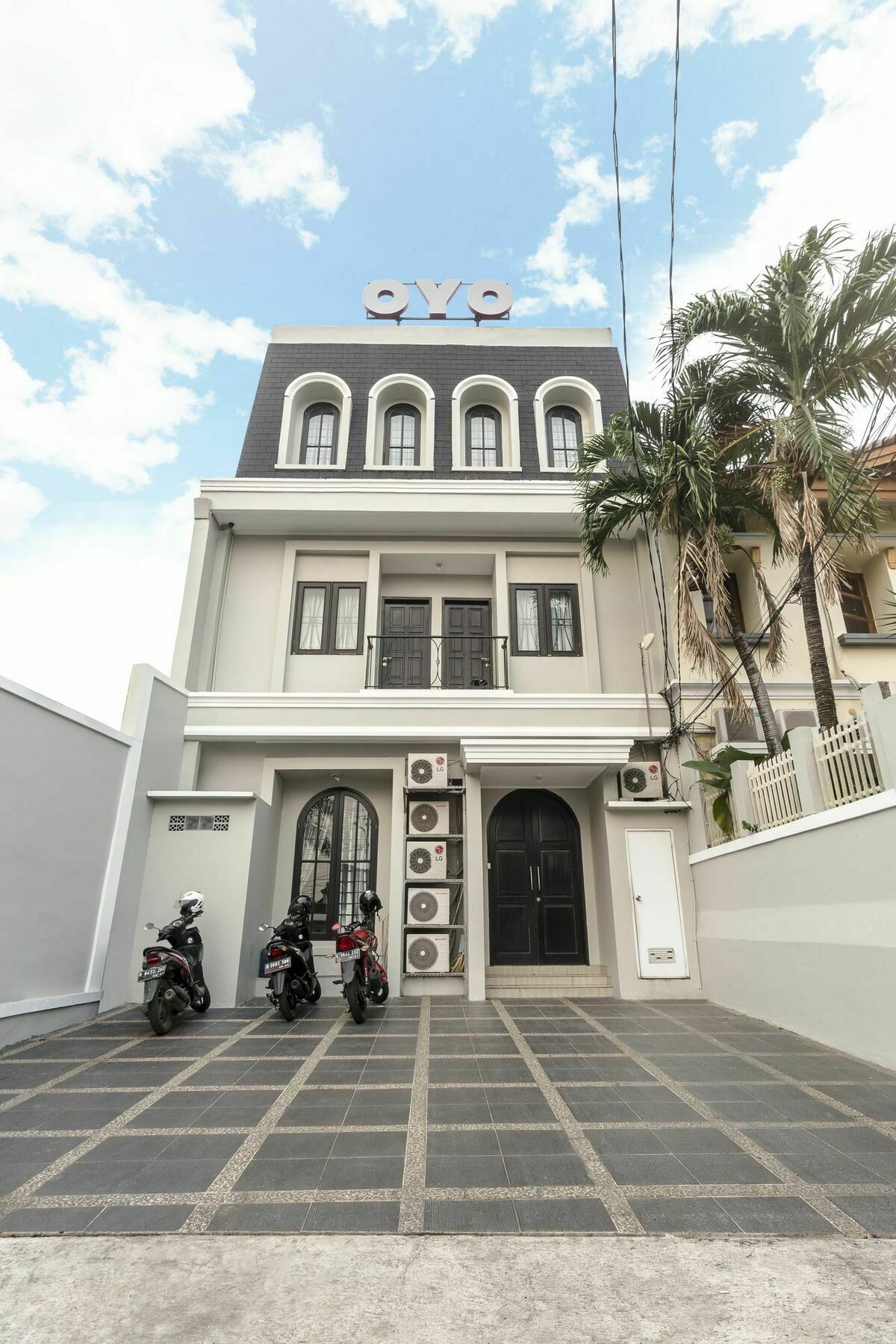 Oyo 105 La Maison D Ilona Jakarta Kültér fotó